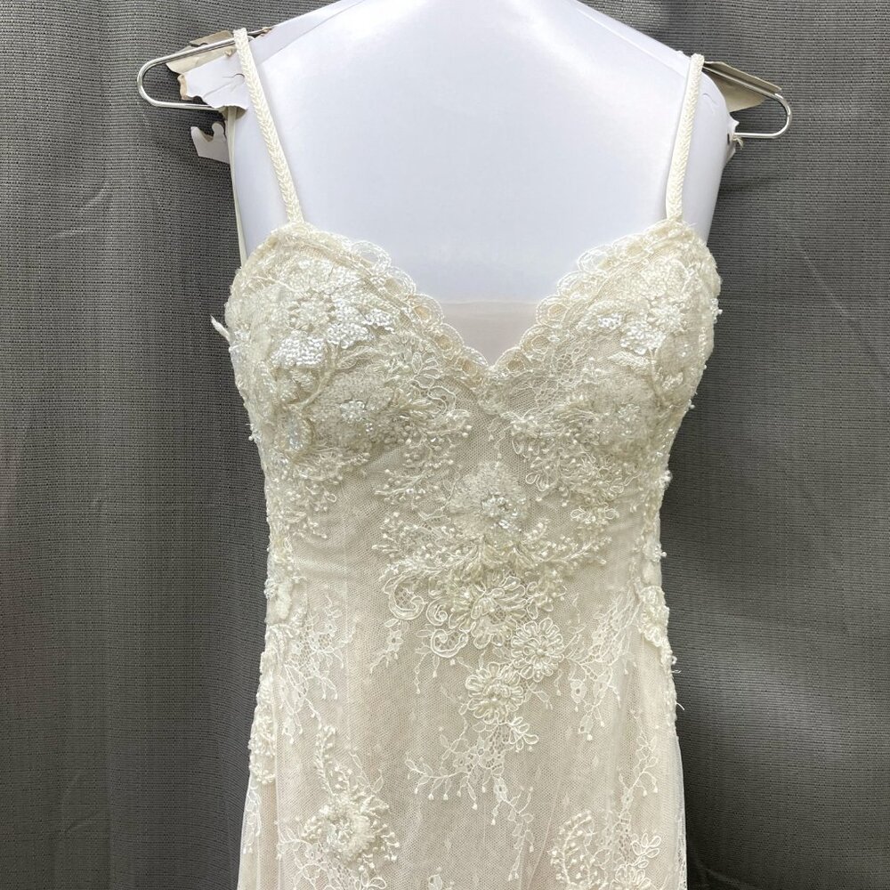 Ines Di Santo spaghetti strap lace sheath wedding gown - Picture 3 of 13